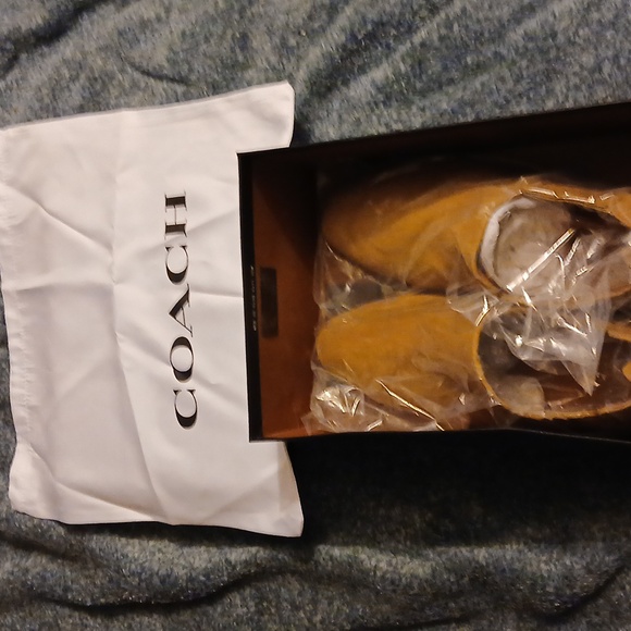 NWT IN OPENED BOX WOMEN'S HEELED SHORT BOOTS COACH - Picture 10 of 10